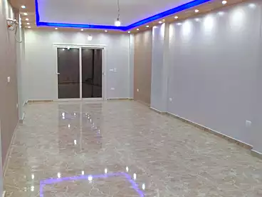 شقق للبيع في شارع المجزر الالي، اللبيني، 200 متر