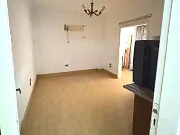شقق للبيع في شارع أحمد زكي، النزهة، 100 متر