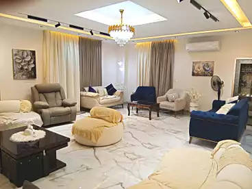 روف للبيع في الحي الثاني، بيت الوطن، 185 متر