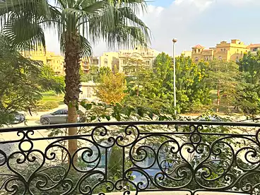شقق للبيع في شارع مدحت الخولي، جنوب الاكاديميه (ب)، 200 متر