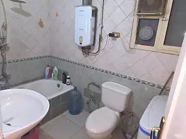 شقق للبيع في شارع أحمد عصمت، عين شمس، 100 متر