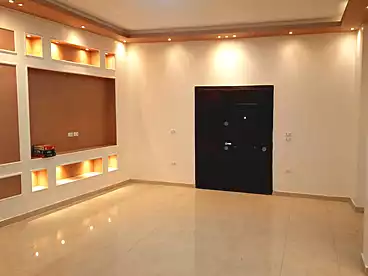 في شارع 66، الحي الثاني، 215 متر