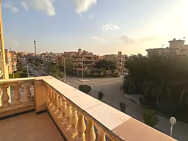 للبيع في شارع طه حسين، جنوب الاكاديميه (ب)، 430 متر