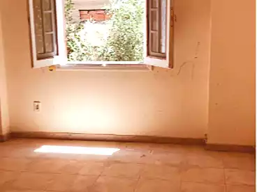 شقة بحديقة للبيع في الحي التاسع - حي البرلنت، مدينة الشروق، 200 متر