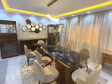 في شارع المساحة، ميدان المساحة، 200 متر
