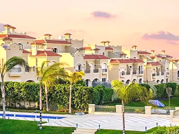 فلل للبيع في كمبوند لافيستا سيتى، الحي السكني الرابع - R4، 260 متر