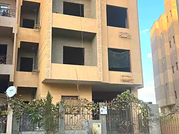 Building For sale in Abo El Hawl 1, Gardenia Heights - Abo El Hawl, 1900 sqm