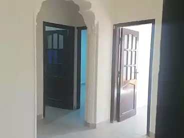 للبيع في شارع المستشار أحمد ليالي، الحي الرابع، 135 متر