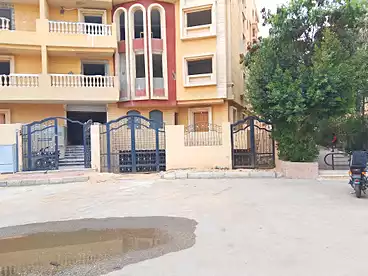 For sale in Sixteenth Neighborhood, El Sheikh Zayed, 250 sqm