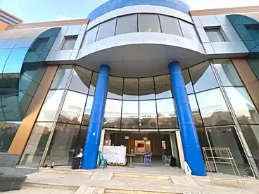 Administrative Building For rent in Southern 90th St., 90th Street, 2500 sqm