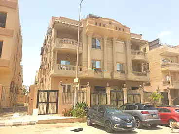 Private للبيع في شارع عمر خورشيد، البنفسج 10، 215 متر