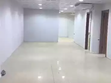 عقارات للإيجار في شارع جوزيف تيتو، النزهة، 650 متر
