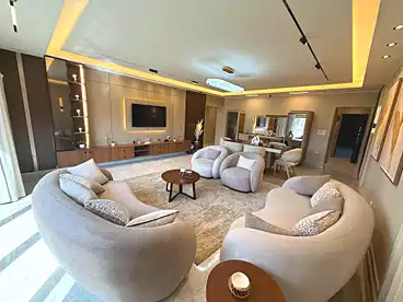 عقارات للإيجار في شارع شهاب، المهندسين، 220 متر
