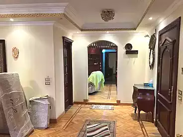 Apartments For sale in El Khamseen St., Zahraa El Maadi, 200 sqm