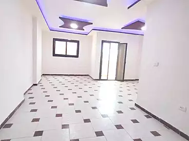 شقق للبيع في شارع صلاح الدين شعبان، ميامي، 100 متر