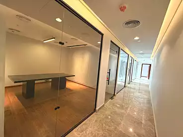 Administrative For rent in Southern 90th St., 90th Street, 300 sqm