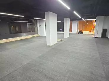 Administrative For rent in 90th: Front AUC, 90th Street, 400 sqm