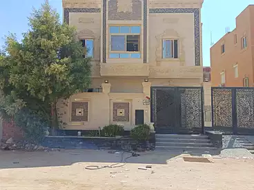 Villas For sale in Manteqat El 100 Fadan, 15th of May, 276 sqm