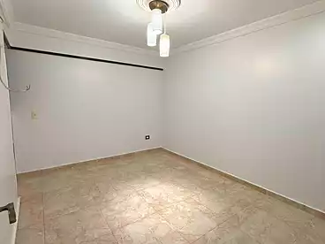 Apartments For sale in Gamal Abdel Nasser St., El Mandara, 165 sqm