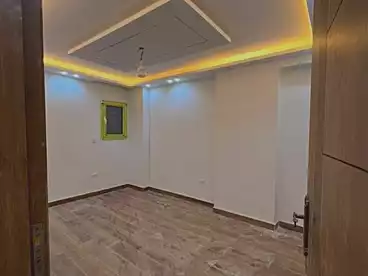 شقق للبيع في اللبيني، فيصل، 200 متر