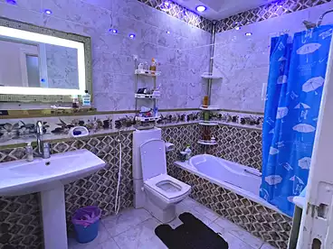 عقارات للإيجار في شارع الفريق عزيز المصري، النرجس 1، 200 متر