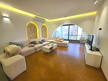 في شارع المساحة، ميدان المساحة، 200 متر