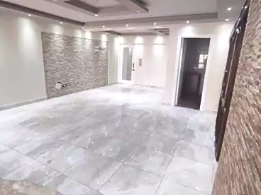 شقق للإيجار في محرم بك، الاسكندرية، 130 متر