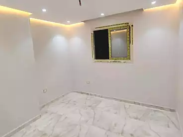 شقق للإيجار في محرم بك، الاسكندرية، 105 متر
