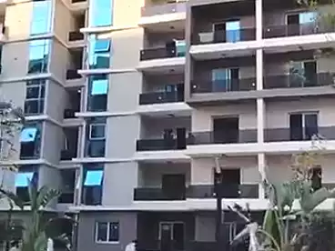 شقق للبيع في كمبوند لو كابيتال سويت لاجونز - بيراميدز، الحي السكني السابع - R7، 132 متر