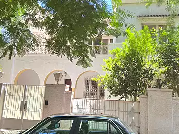 للإيجار في ميدان فيني، الدقي، 300 متر
