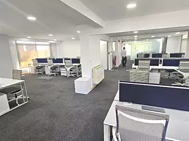 إداري للإيجار في شارع اللاسلكي، المعادي الجديدة، 325 متر
