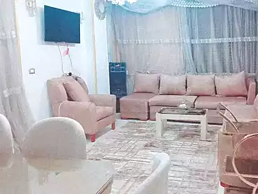عقارات للإيجار في شارع حورس، حدائق الأهرام، 100 متر