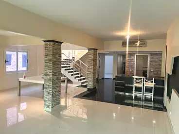 Full Floor For rent in Street 1, First Neighborhood, 400 sqm