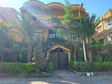 Private For rent in Street 1, First Neighborhood, 325 sqm