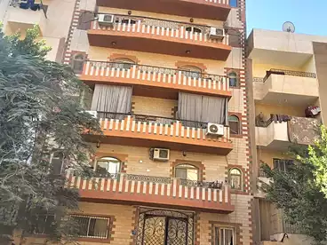 شقق للبيع في المجاورة الأولى، الحي الرابع، 225 متر