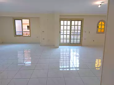 Apartments For sale in Divided from El Kafrawei St., Neighborhood 2nd, 270 sqm