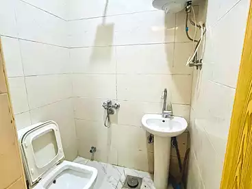 عقارات للإيجار في المجاورة الثامنة، الحي الأول، 30 متر