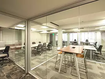 Offices For rent in Northern 90th St., 90th Street, 600 sqm