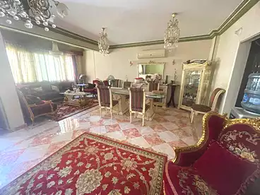 شقة بحديقة للبيع في شارع سالم محمد موسي، جنوب الاكاديميه (هـ)، 360 متر