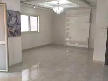 شقق للبيع في الحي الأول، الهضبة الوسطى، 175 متر