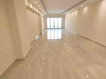 in El Maadi Ring Road, Maadi, 240 sqm