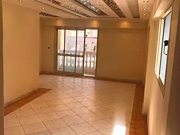 عقارات للإيجار في محرم بك، الاسكندرية، 135 متر
