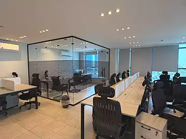 في شارع التسعين الجنوبي، شارع التسعين، 500 متر