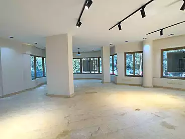 in Degla Square, Degla, 1300 sqm