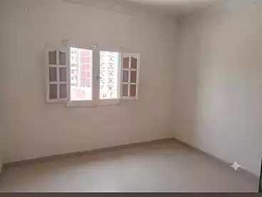 عقارات للبيع في شارع إبن وهبان، محرم بك، 100 متر