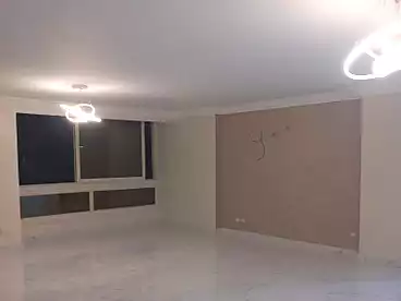 شقق للإيجار في كورنيش النيل، العجوزة، 200 متر