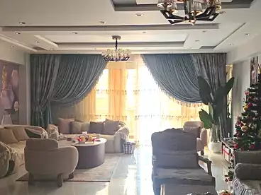 شقق للبيع في شارع الخليفة المأمون، مصر الجديدة، 225 متر