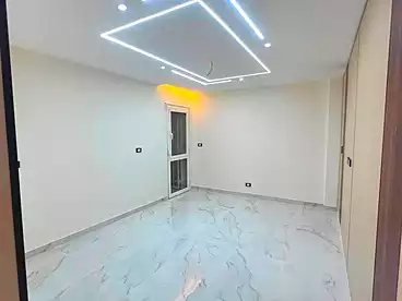 شقة بحديقة للبيع في مدينتي - بي 10، المنطقه العاشره عمارات، 189 متر
