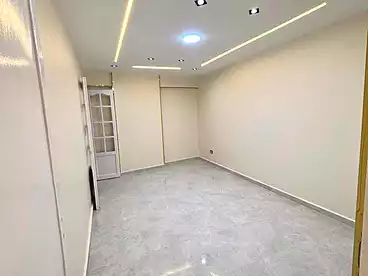 في شارع محمود العيسوي، ميامي، 180 متر