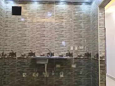 سكني للبيع في اللبيني، فيصل، 100 متر